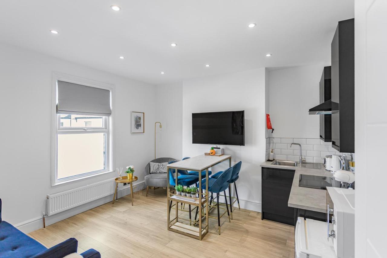 Modern 3 And 2 Bedroom Apartment In Maida Vale Londra Esterno foto