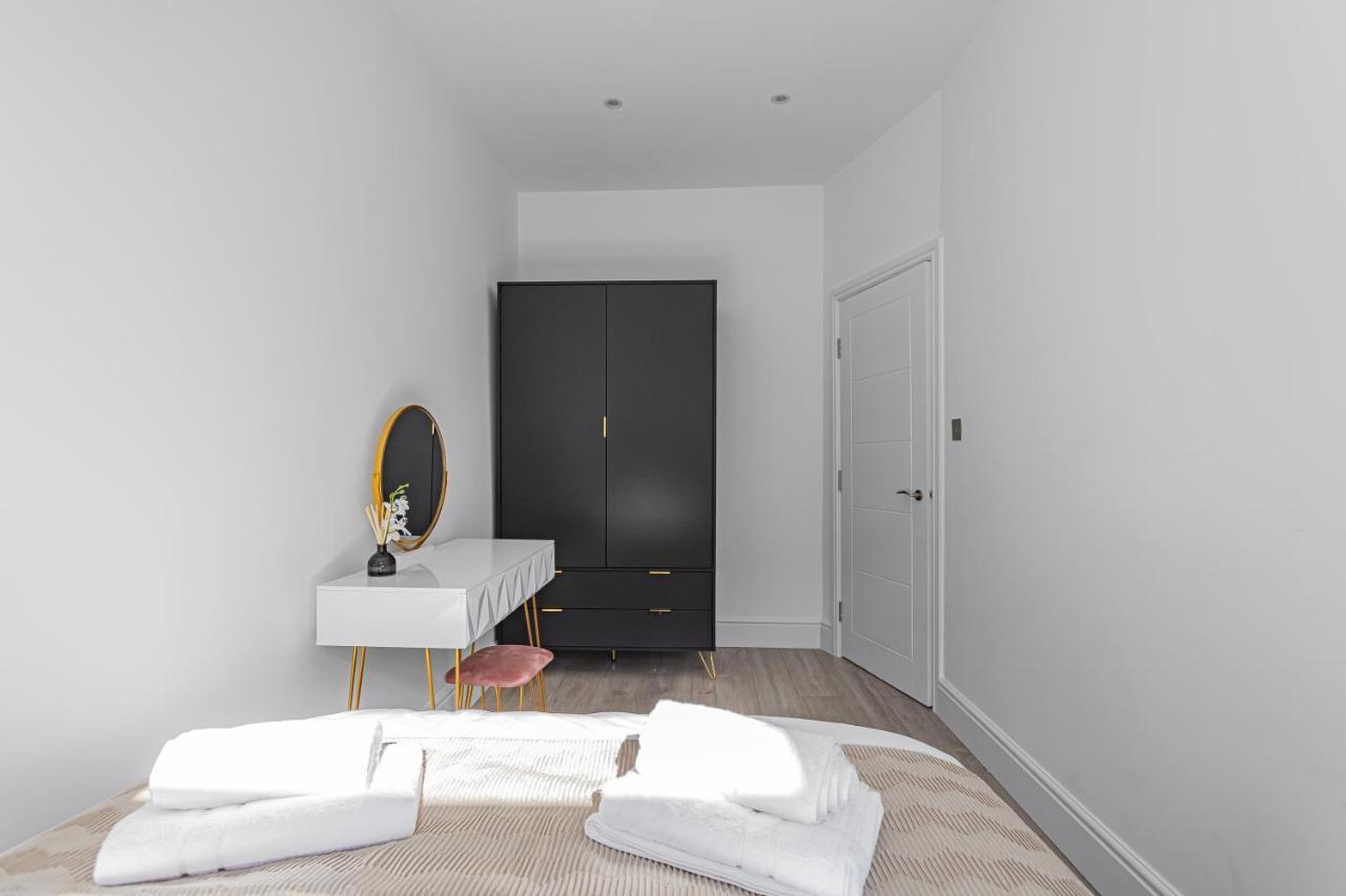 Modern 3 And 2 Bedroom Apartment In Maida Vale Londra Esterno foto