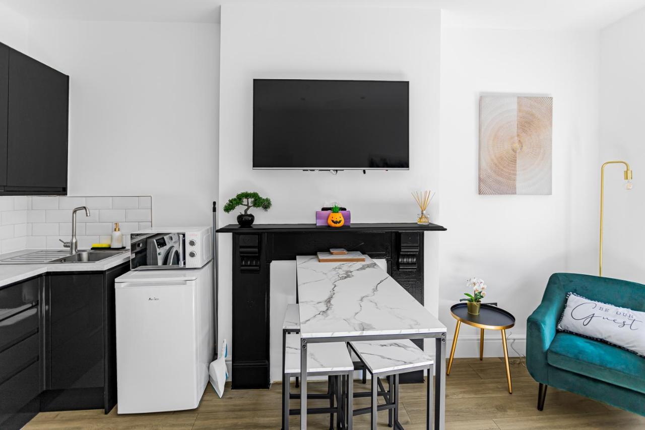 Modern 3 And 2 Bedroom Apartment In Maida Vale Londra Esterno foto