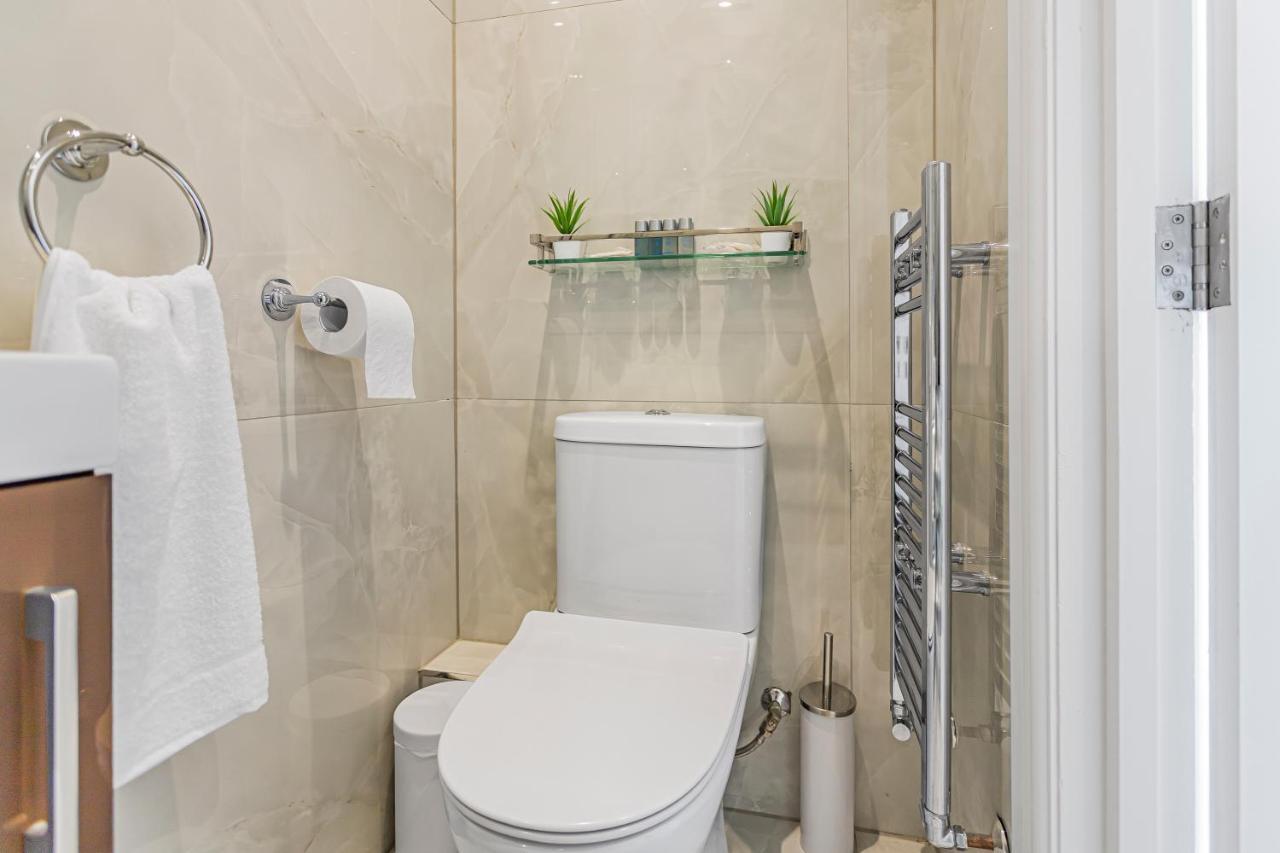 Modern 3 And 2 Bedroom Apartment In Maida Vale Londra Esterno foto